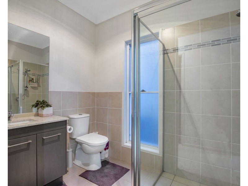 33 Marina Parade, Jacobs Well QLD 4208