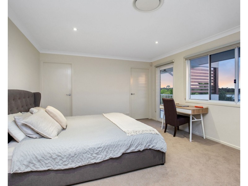 33 Marina Parade, Jacobs Well QLD 4208