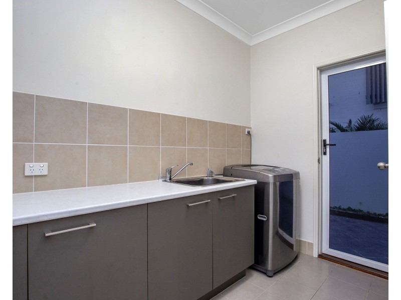 33 Marina Parade, Jacobs Well QLD 4208