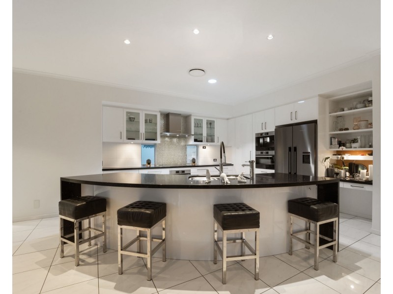 7 Marina Parade, Jacobs Well QLD 4208