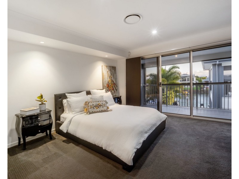 7 Marina Parade, Jacobs Well QLD 4208