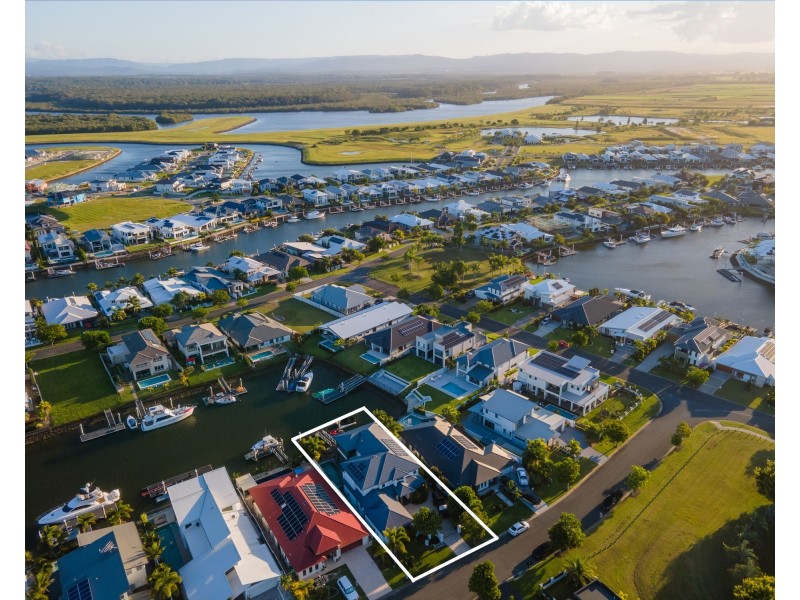 7 Marina Parade, Jacobs Well QLD 4208