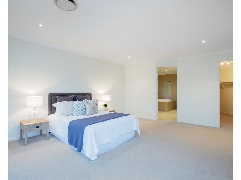 27 Windward Place, Jacobs Well QLD 4208