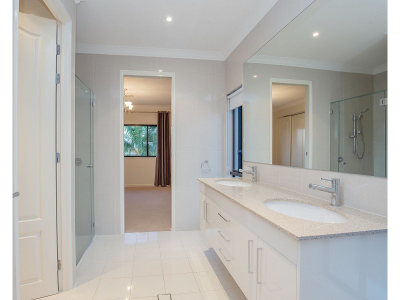 27 Windward Place, Jacobs Well QLD 4208