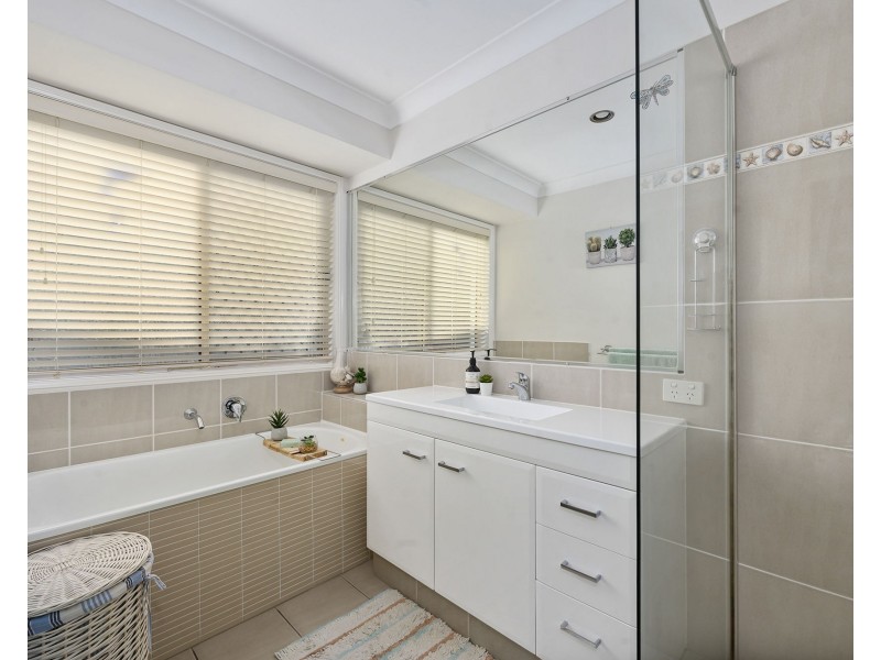 32 Peachester Close, Ormeau QLD 4208