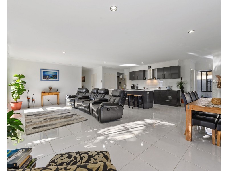 24 River Run Circuit, Ormeau Hills QLD 4208