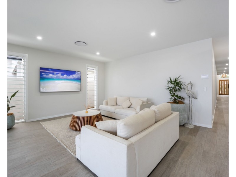 255 Harbour Boulevard, Jacobs Well QLD 4208