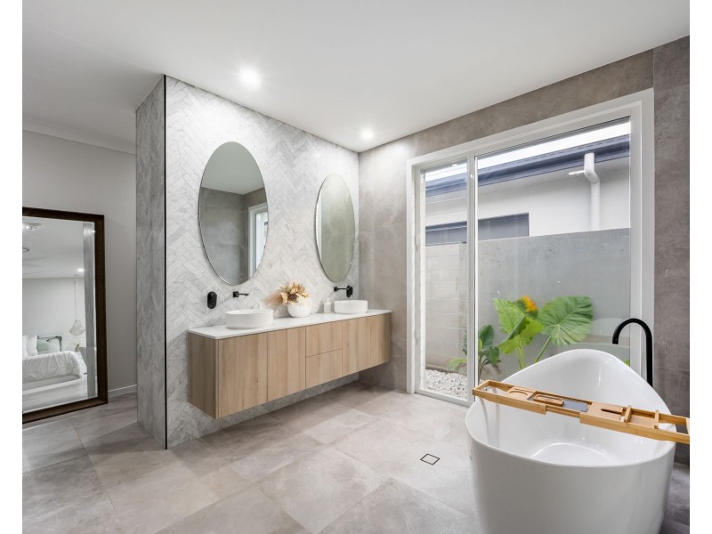 255 Harbour Boulevard, Jacobs Well QLD 4208
