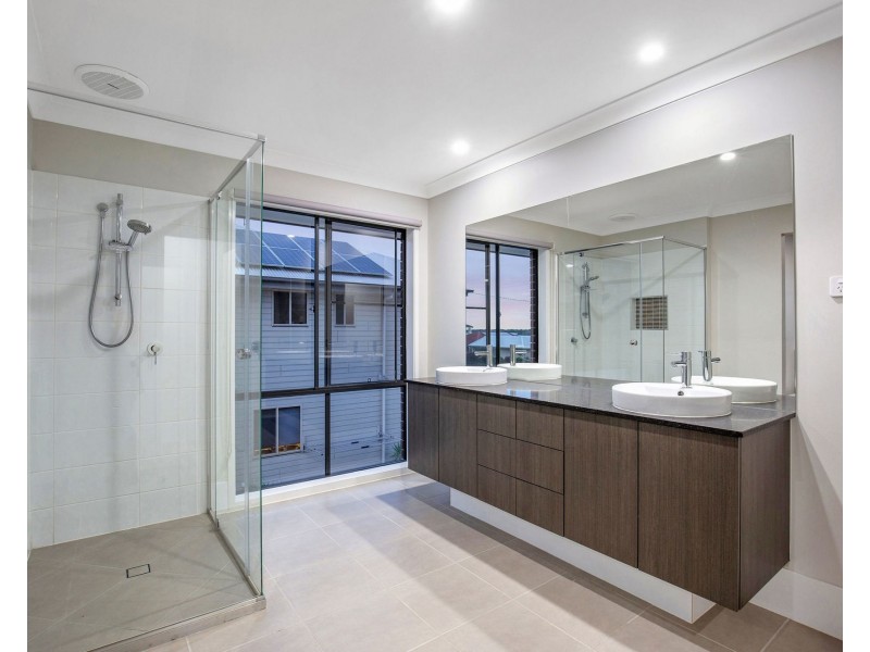23 Esplanade, Jacobs Well QLD 4208