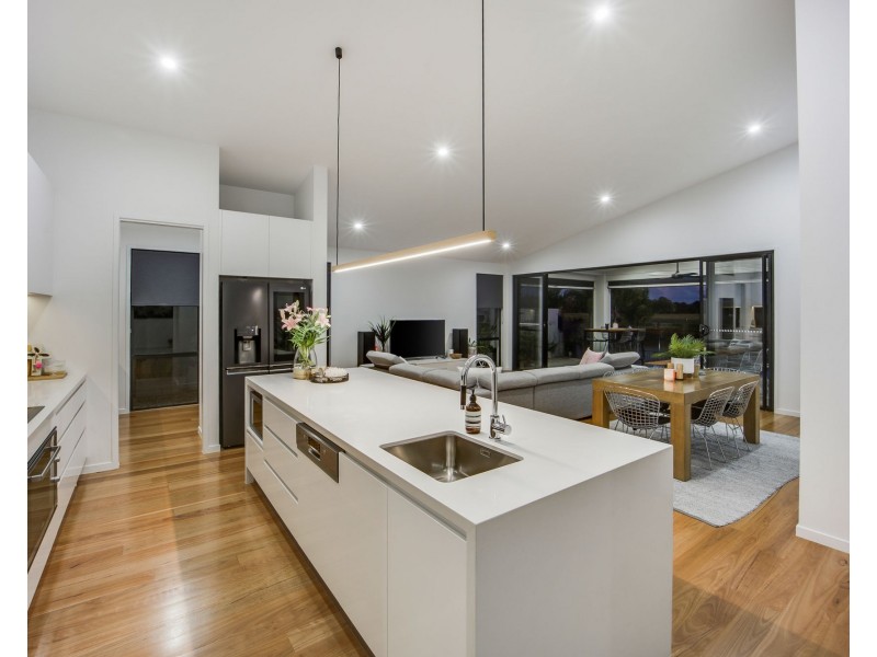 47 Poinciana Place, Jacobs Well QLD 4208