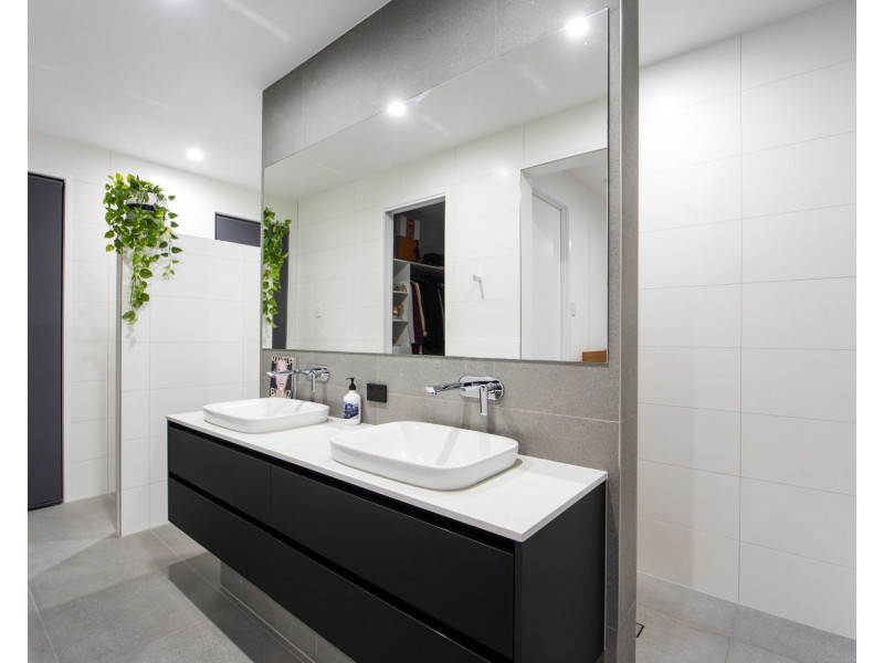 47 Poinciana Place, Jacobs Well QLD 4208