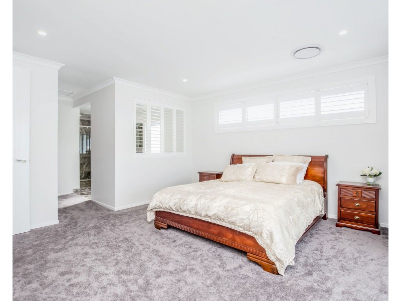 18 Frangipani Court, Jacobs Well QLD 4208