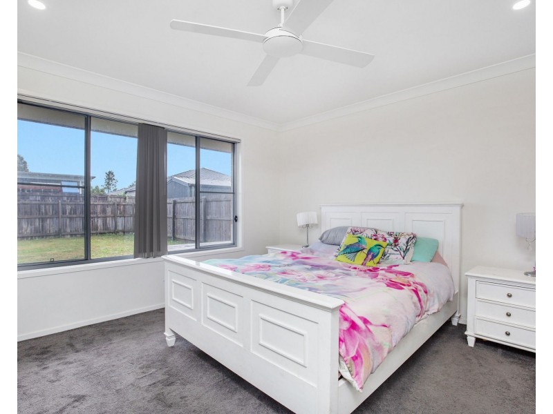 7 Helmore Road, Jacobs Well QLD 4208