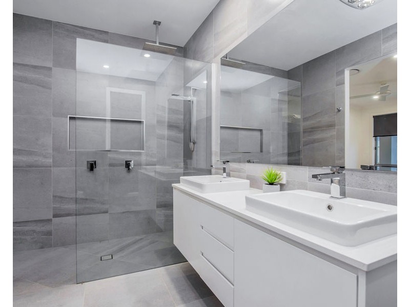 22 Paradise Parade, Jacobs Well QLD 4208