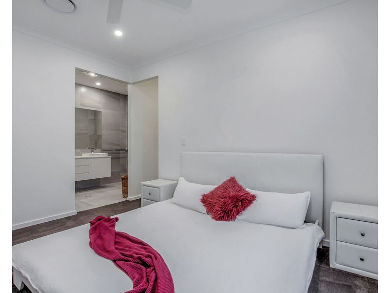 22 Paradise Parade, Jacobs Well QLD 4208