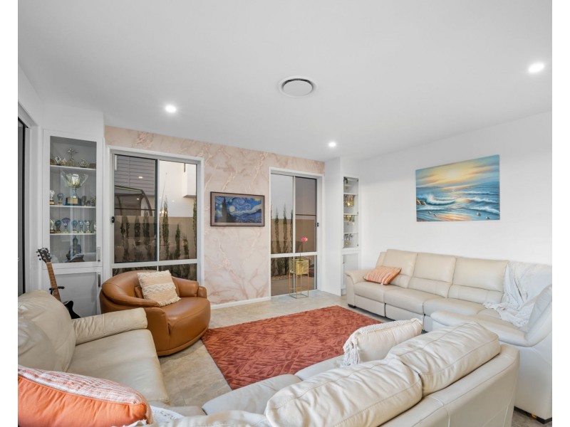 19 Frangipani Court, Jacobs Well QLD 4208