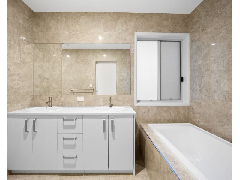 19 Frangipani Court, Jacobs Well QLD 4208