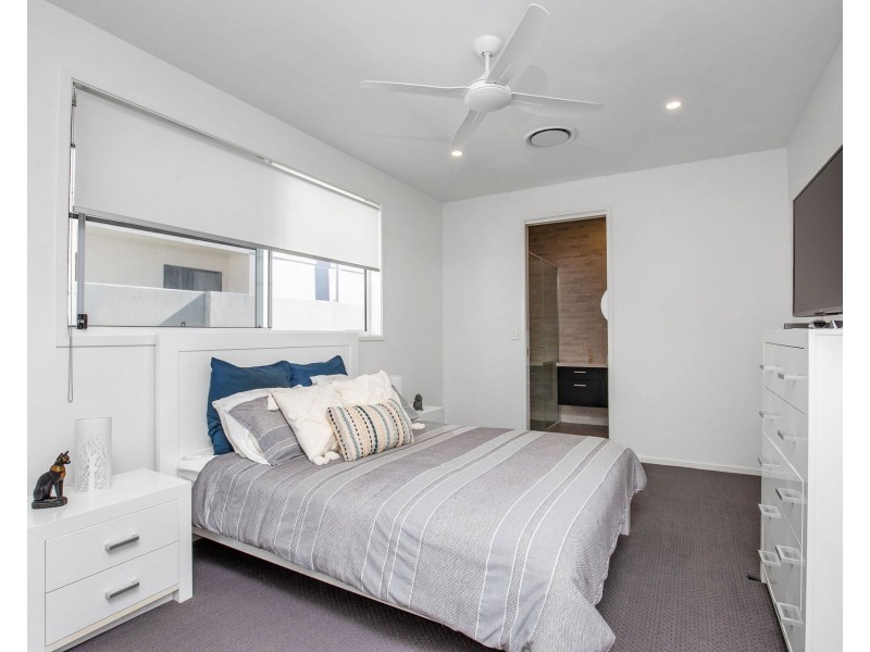 32 Poinciana Place, Jacobs Well QLD 4208