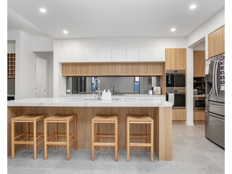 6 Frangipani Place, Jacobs Well QLD 4208