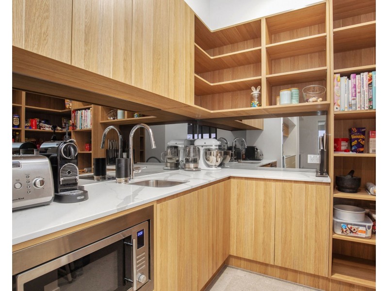 6 Frangipani Place, Jacobs Well QLD 4208