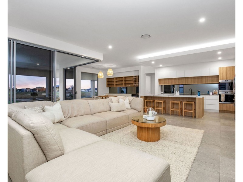 6 Frangipani Place, Jacobs Well QLD 4208