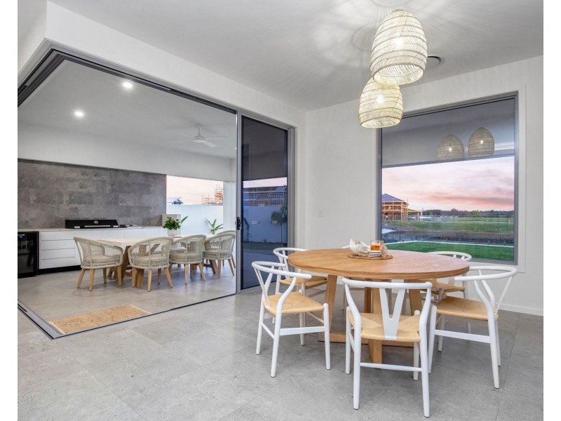 6 Frangipani Place, Jacobs Well QLD 4208