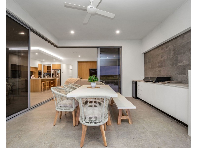 6 Frangipani Place, Jacobs Well QLD 4208