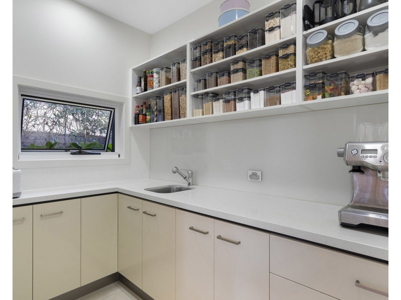 5 Sundown Place, Jacobs Well QLD 4208