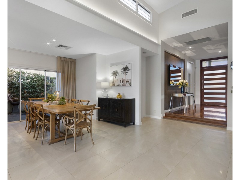 5 Sundown Place, Jacobs Well QLD 4208