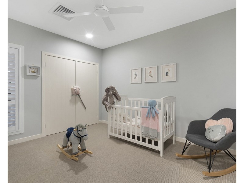 5 Sundown Place, Jacobs Well QLD 4208