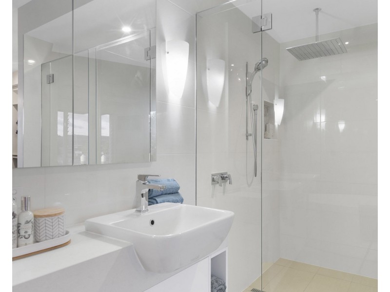 5 Sundown Place, Jacobs Well QLD 4208
