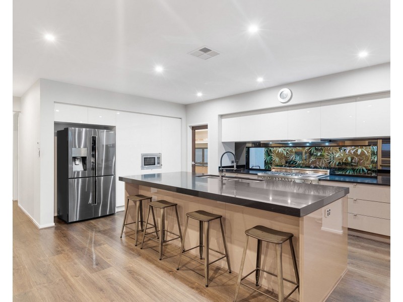 19 Sunset Place, Jacobs Well QLD 4208