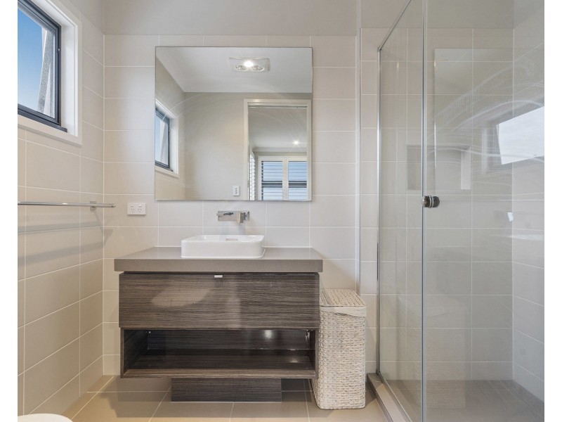19 Sunset Place, Jacobs Well QLD 4208