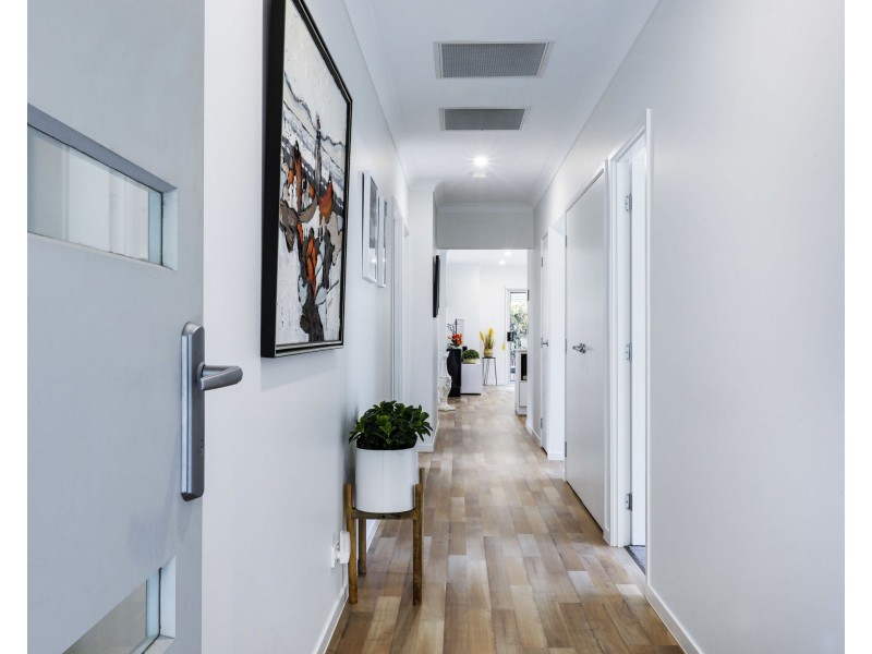 111 Melville Drive, Pimpama QLD 4209