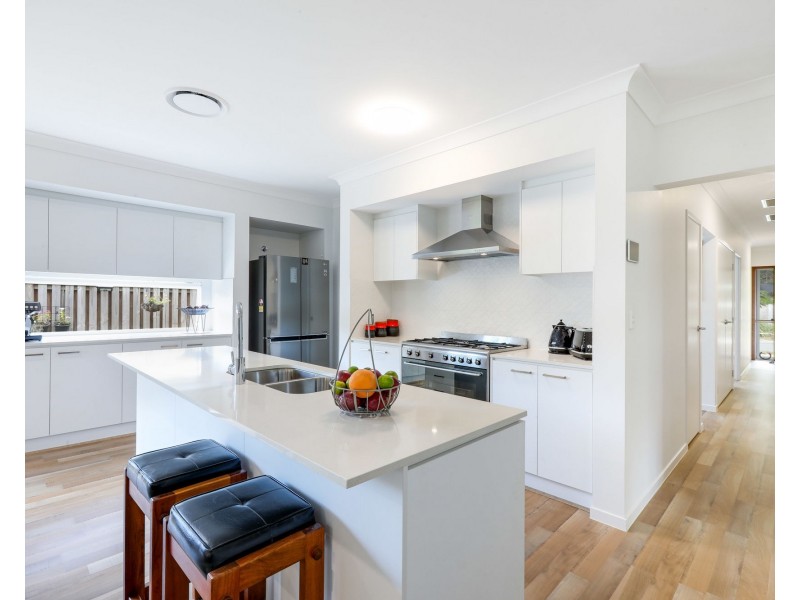 111 Melville Drive, Pimpama QLD 4209