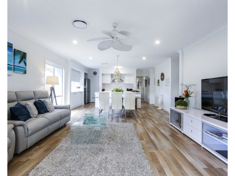 111 Melville Drive, Pimpama QLD 4209