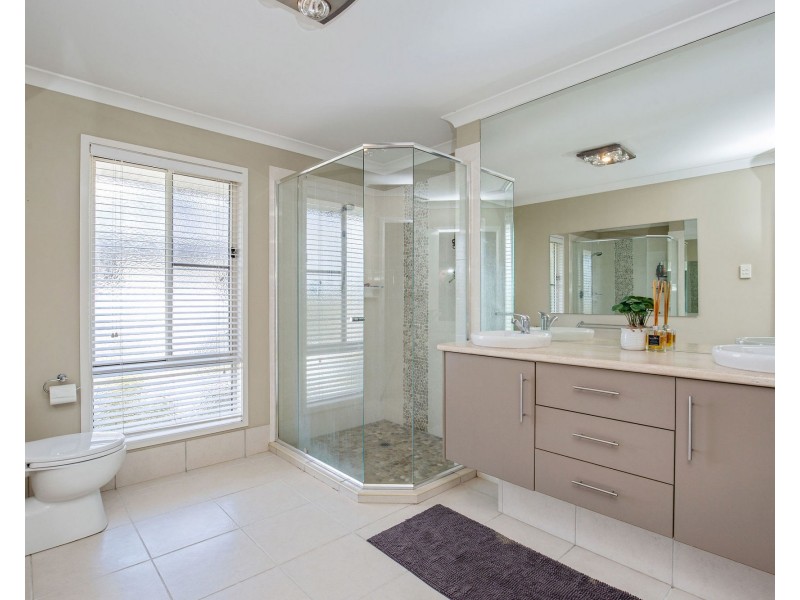 38 Marina Parade, Jacobs Well QLD 4208
