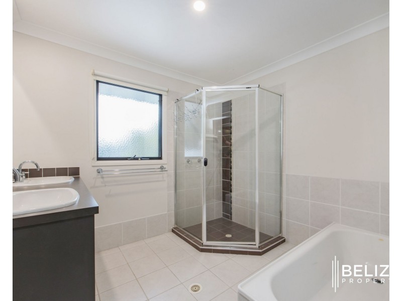 1 Peachester Close, Ormeau QLD 4208