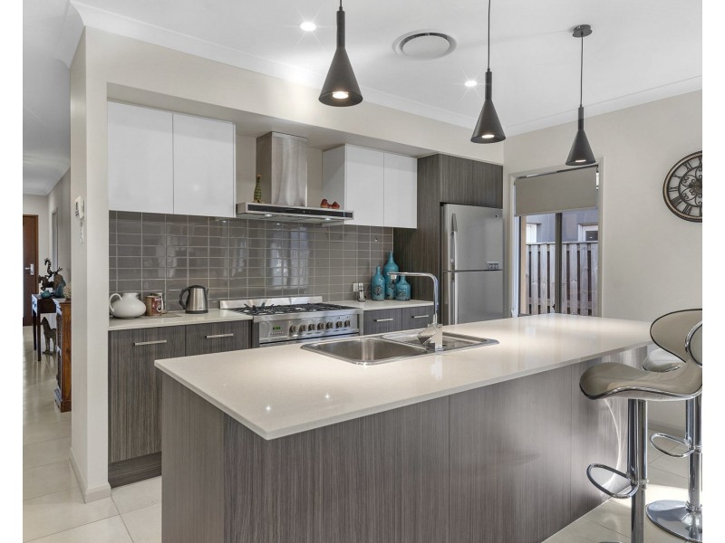 25 Melville Drive, Pimpama QLD 4209