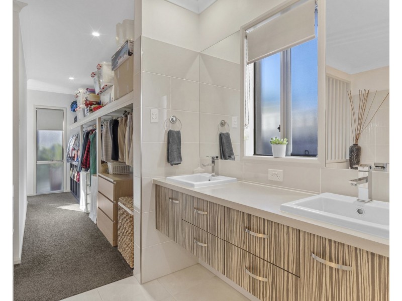 25 Melville Drive, Pimpama QLD 4209