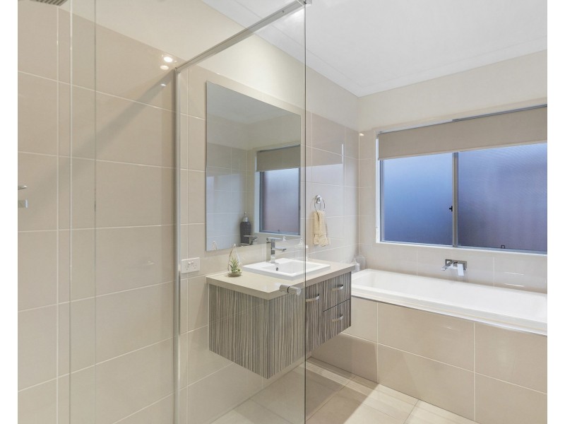 25 Melville Drive, Pimpama QLD 4209