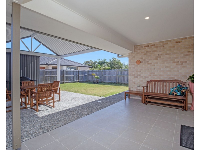 5 Helmore Road, Jacobs Well QLD 4208