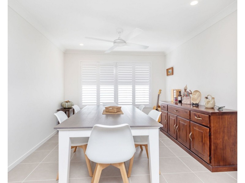 5 Helmore Road, Jacobs Well QLD 4208