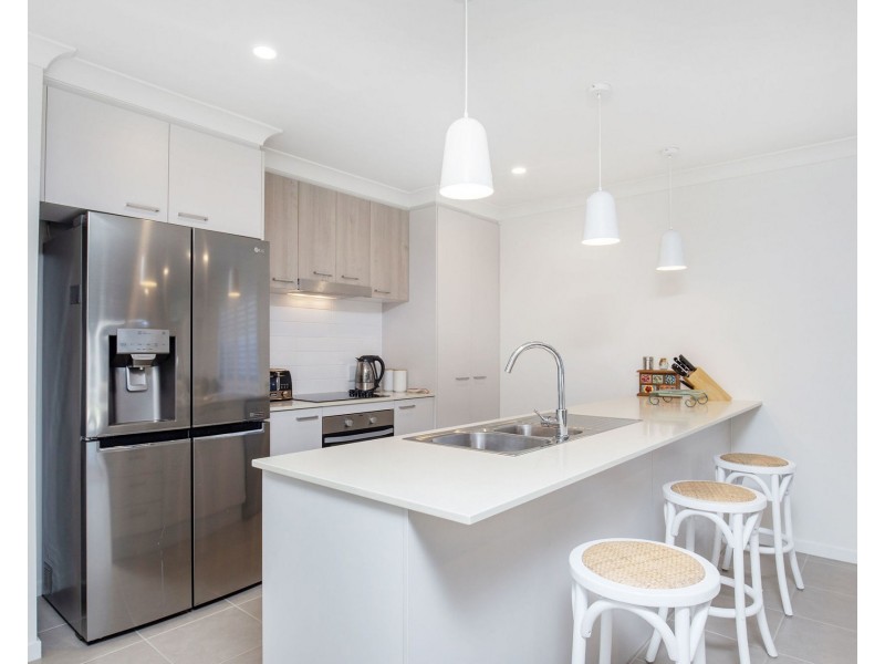 5 Helmore Road, Jacobs Well QLD 4208