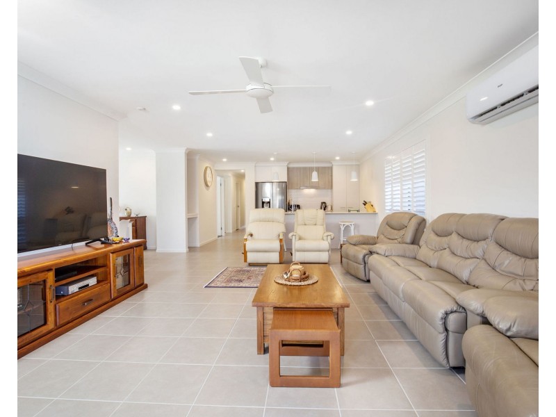 5 Helmore Road, Jacobs Well QLD 4208