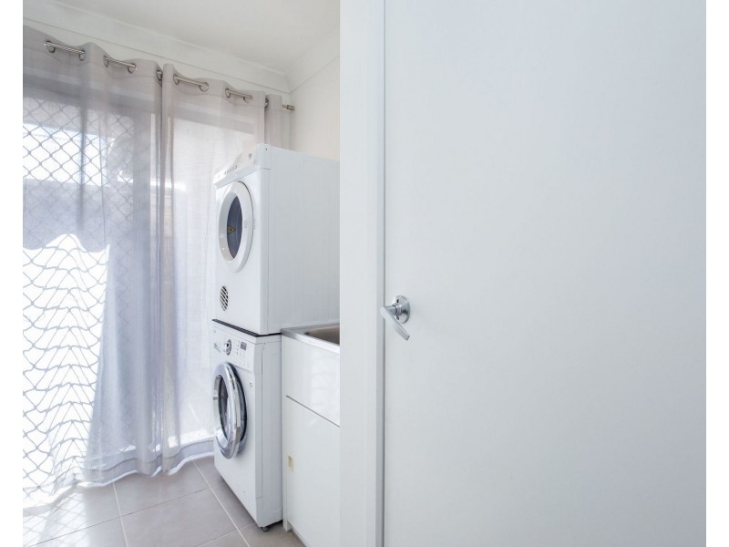 5 Helmore Road, Jacobs Well QLD 4208