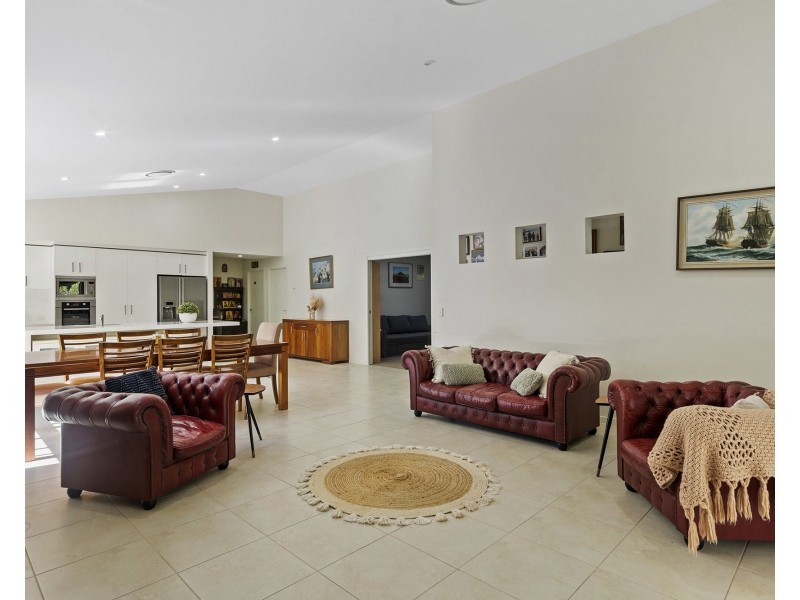 18 Bunderoo Circuit, Pimpama QLD 4209