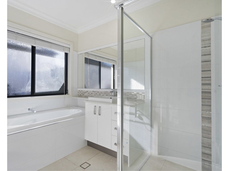 18 Bunderoo Circuit, Pimpama QLD 4209