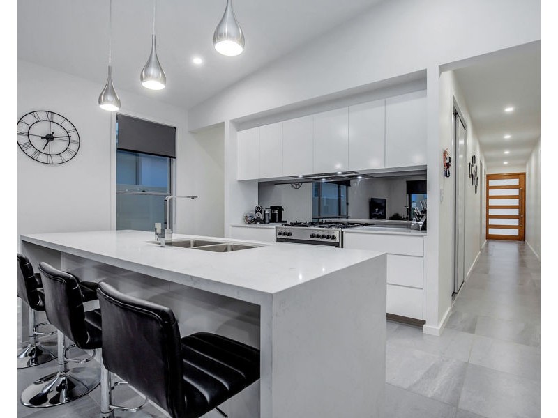 22 Paradise Parade, Jacobs Well QLD 4208