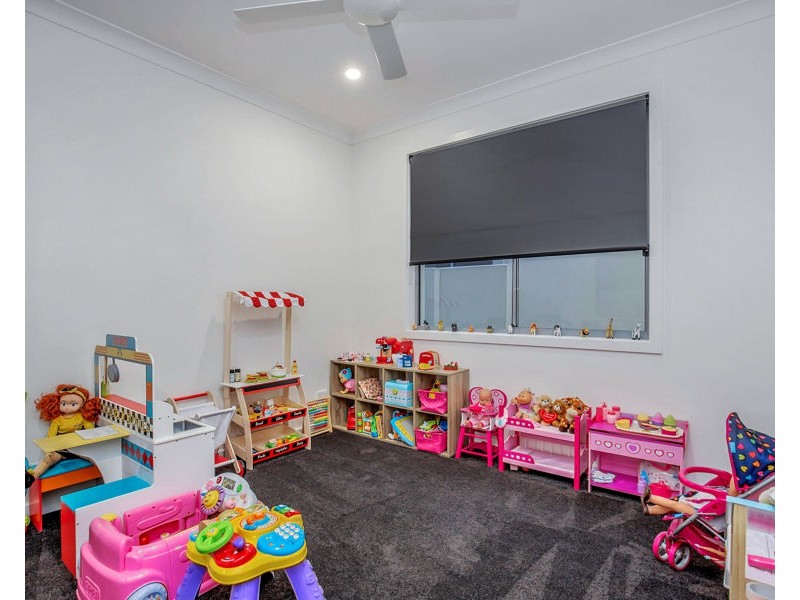 22 Paradise Parade, Jacobs Well QLD 4208
